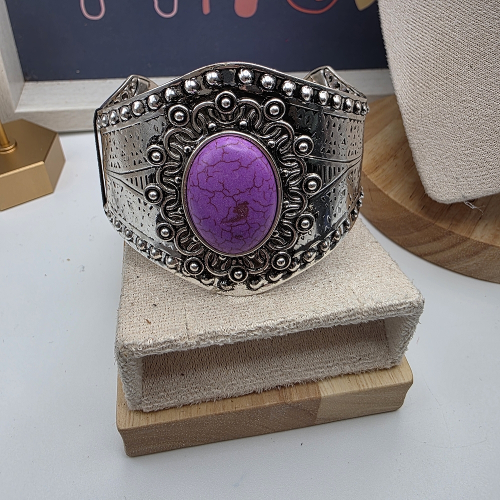 Silver and Purple Statement Bracelet (534)